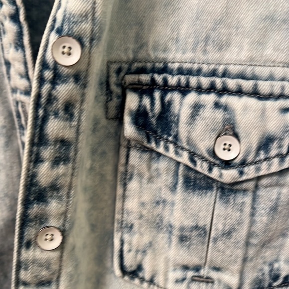 Bleached button down - Picture 2 of 4